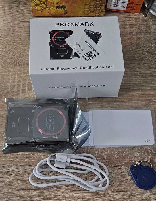 Vand copiator/programator RFID, Proxmark3 512M + Taguri Cadou – Pentru RFID, Interfoane, NFC