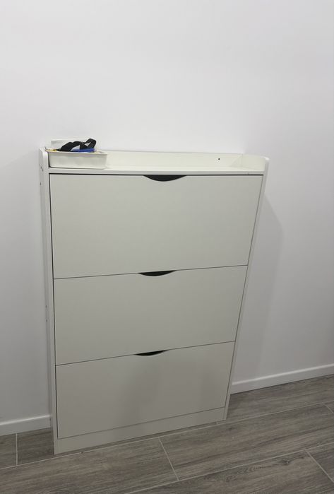 Vand pantofar ca nou