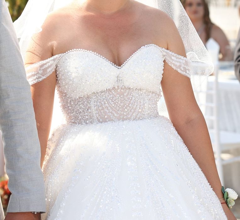 Булчинска рокля с мъниста