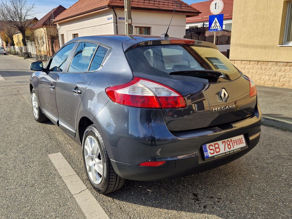Renault Megane 1,6 benzina an 2012