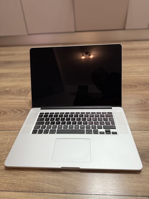 Macbook Pro 15 Mid 2015 16GB Ram 512GB SSD Intel I7