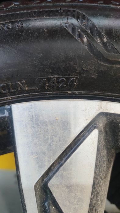 Bridgestone, model Alenza 001, dimensiune 225/55R19, DOT 4424