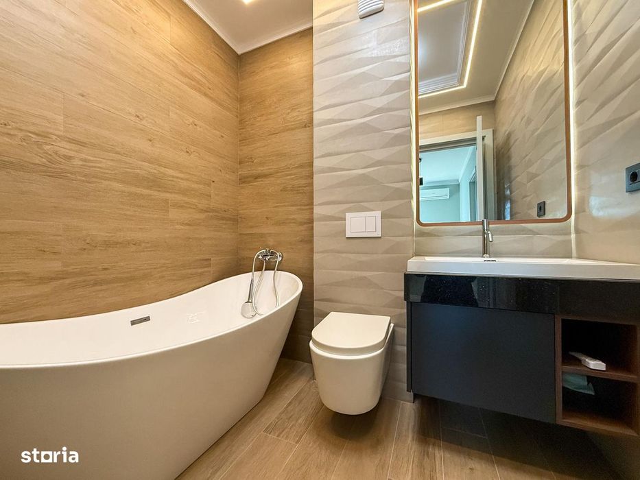 ESQ Village3,casa insiruita 127mpU,P+E,4 cam,3 băi,2 locuri de parcare