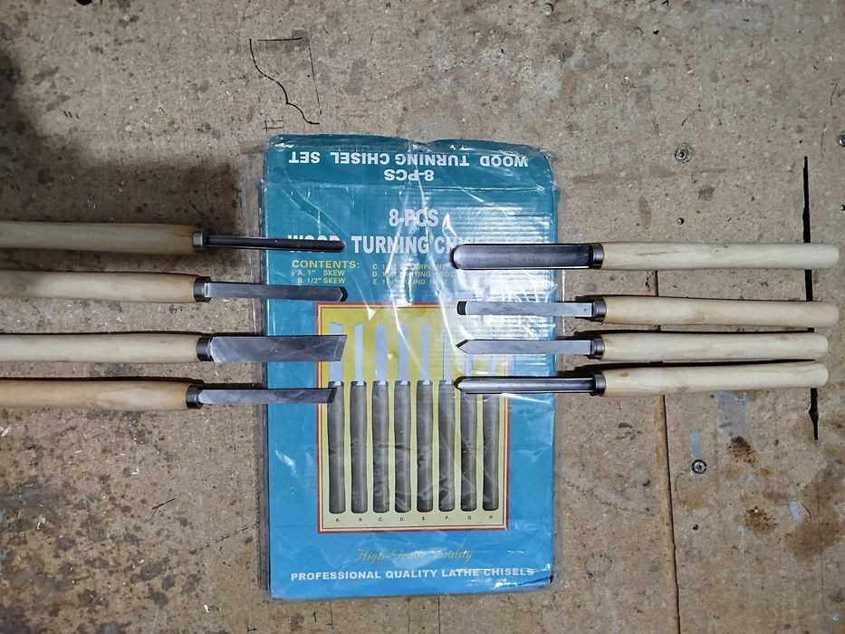 набор резцов. токарныйда ёгочга ишлов бериш исканалари