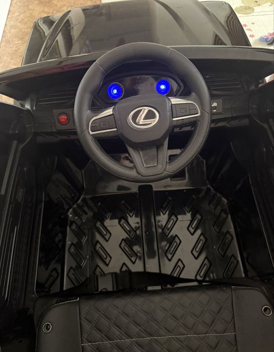 Продам машину электромобиль Lexus