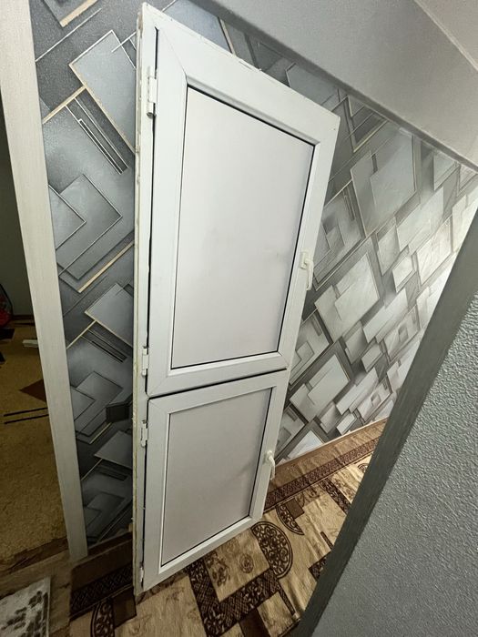 Продам Пластиковые двери 5000 тенге