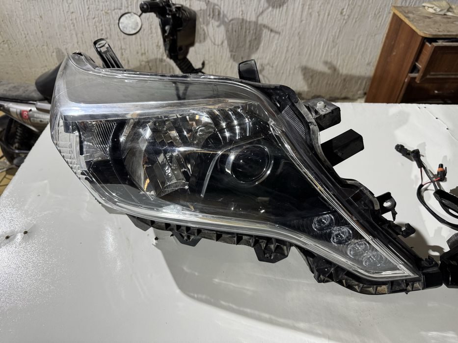 Фара тойота прадо комплект