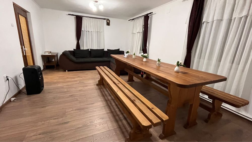 Cabana cu ciubar la munte, disponibilă de Crăciun și de Revelion