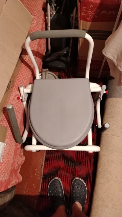 Продам инвалидную коляску