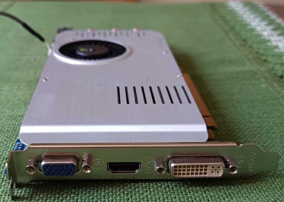 Placa video gaming vintage Nvidia GTS 240 2Gb 256 bit GDDR3