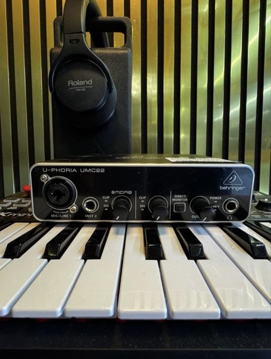 Set interfață Behringer microfon behringer casti rolan + clapa akai