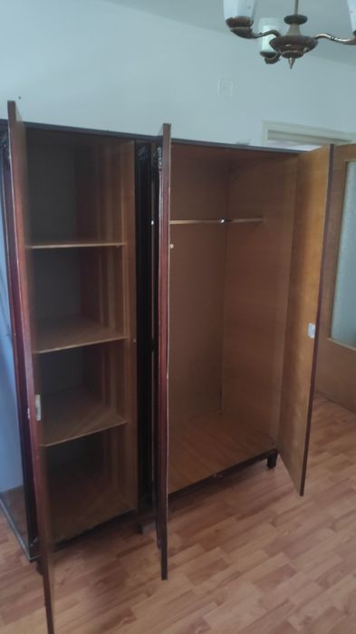 Vând mobila de dormitor.