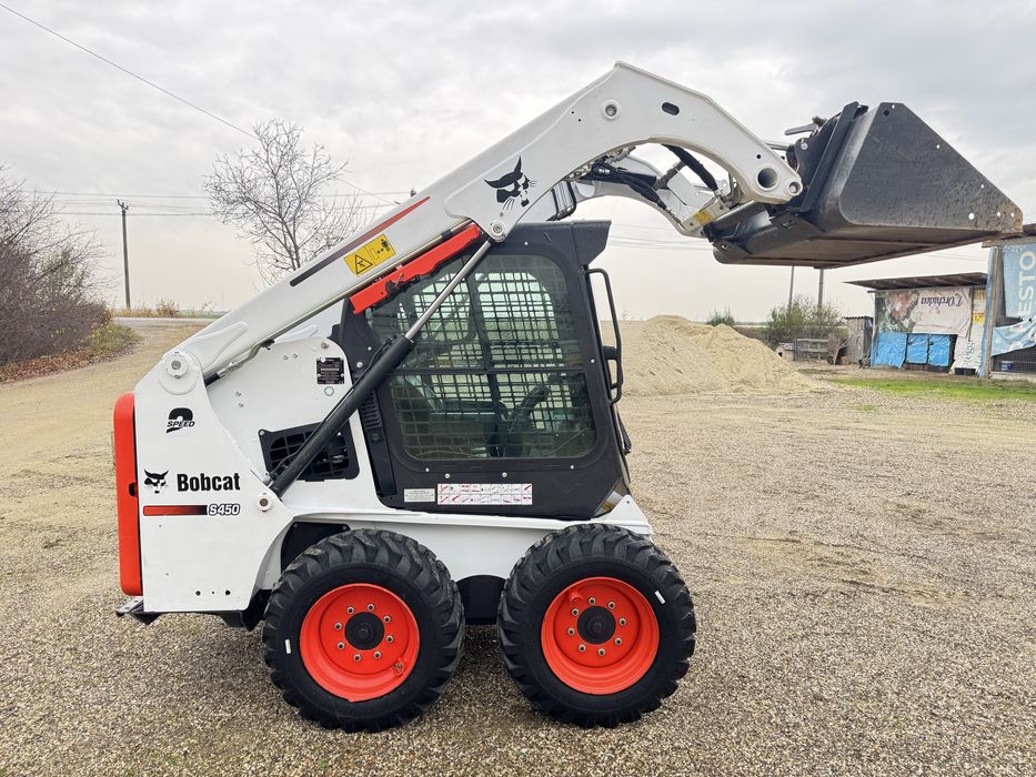 Mini încarcator frontal Bobcat S450. Ca nou , cu 700 ore impecabil .
