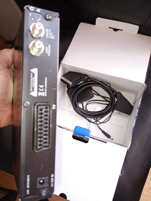 Receptor satelit Focus Sat cu Cartela Reîncărcabilă .merge și pe 12V.Pentru zone unde nu exista cablu sau fibră optică.Cabane  Camping Rulote Tir.