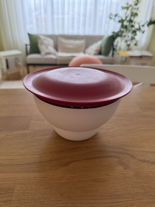 Съдове на Tupperware