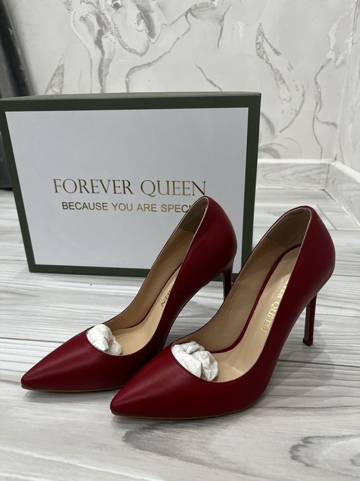 Forever queen  35 размер карасный цвет