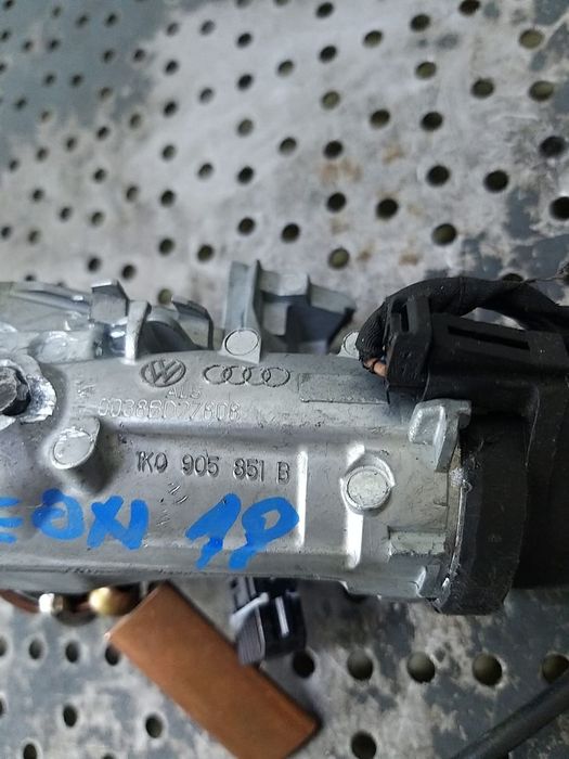 Contact auto cu cheie seat leon 1p 1k0905851b