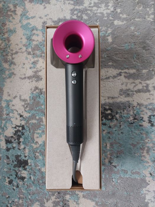 Dyson supersonic uscator de par