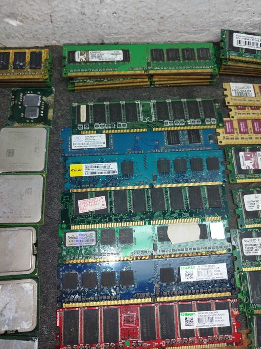 Memorie sdram/ddr1/ddr2/ddr3 laptop si Pc + Cpu vechi sk 370