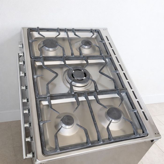 Смег професионална фурна с газови котлони и електрическа фурна