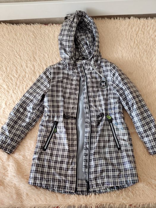 Плащ и курточка.