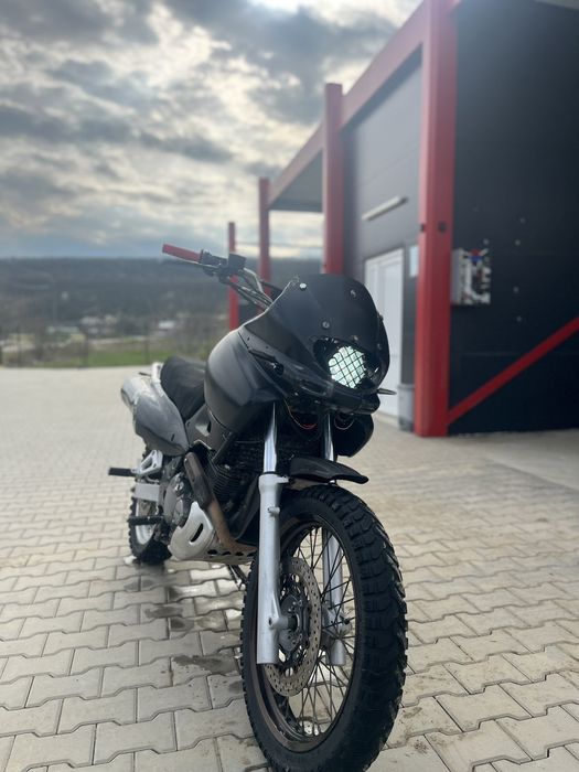 Vând Suzuki Xf 650
