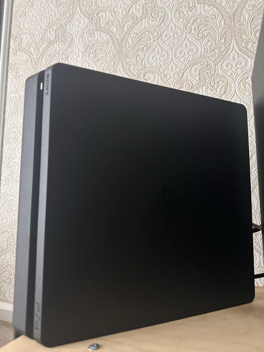 Продам playstation4 slim