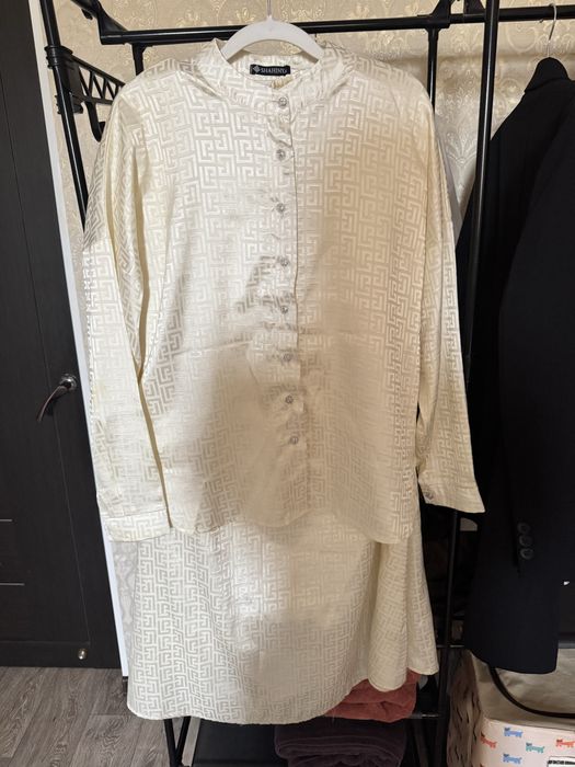 Женские одежды/ әйелдер киімдері сатылады