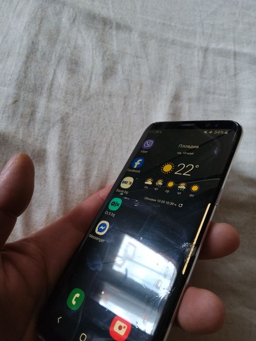 Samsung galaxy s8 и друг телефон