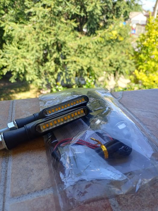 Semnalizări LED dinamice moto/scuter 12V – Set 4 buc. – Noi