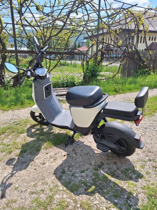 Vand scuter electric