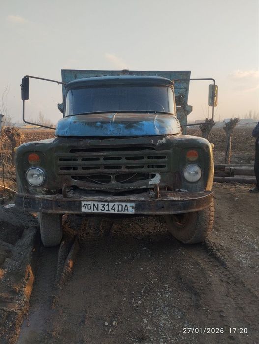 Zil mashinasi sotiladi