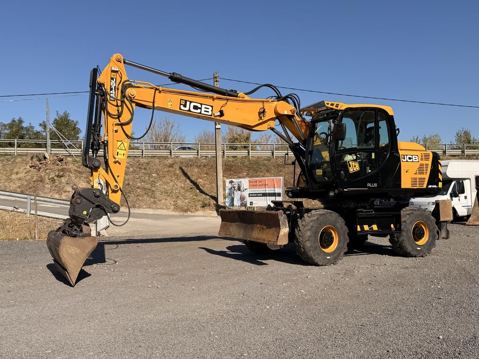 Excavator JCB pe roti