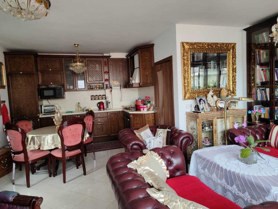 Продава се Двустаен апартамент в Варна, Гръцка махала - 69 кв.м за 4566 €/кв.м - Снимка #2