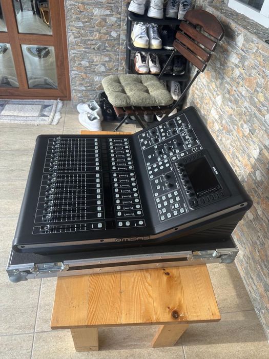 Vand mixer midas m32nu(dynacord,xa,fbt,montarbo,rcf,vl)