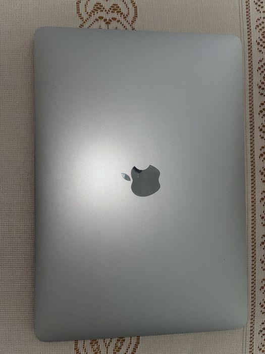 Macbook pro 13 2016/ i5/ 8gb ram/ 256GB
