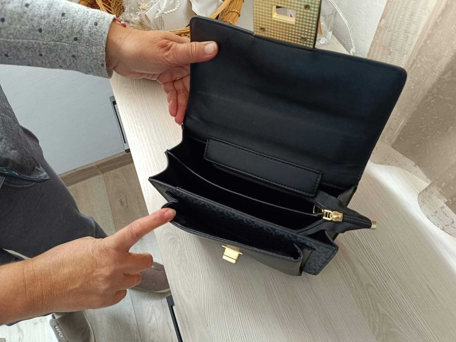 Черна дамска чанта Michael Kors