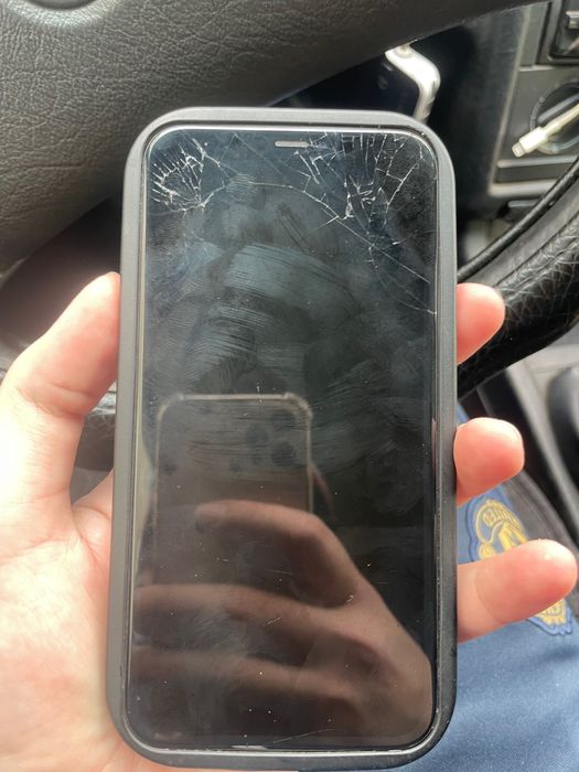 Продам айфон 11 с минусами