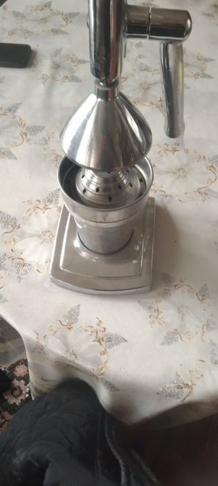 Соковыжималка пресс для цитрусовых и граната