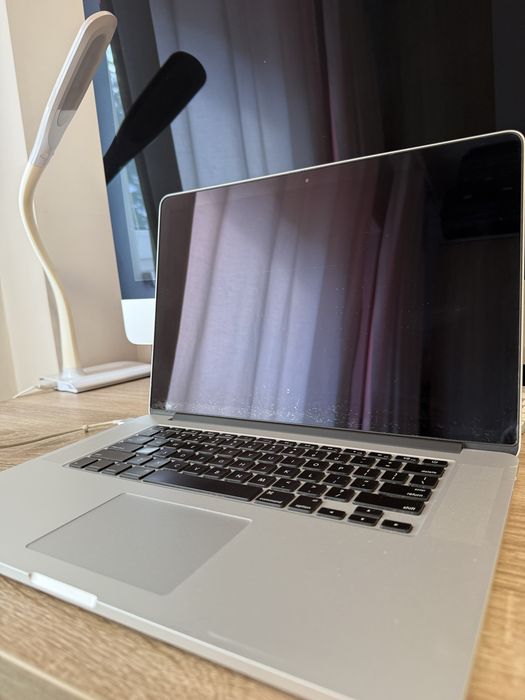 Vând Macbook Pro 15” 2013
