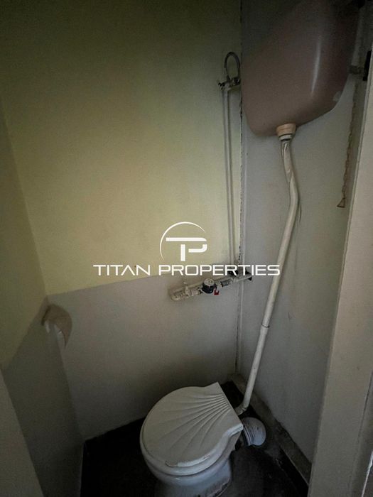 Четиристаен апартамент за продажба в кв. Кючук Париж