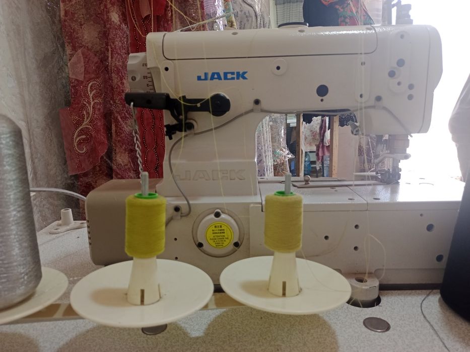 Jack tikuv mashinasi