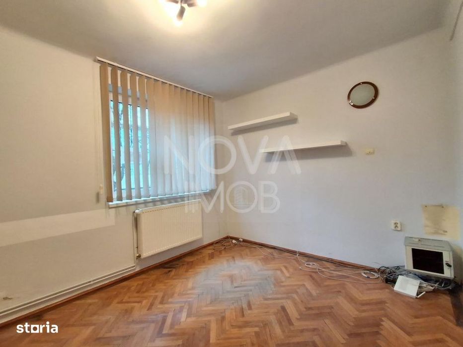 Apartament 4 camere de vanzare, Central