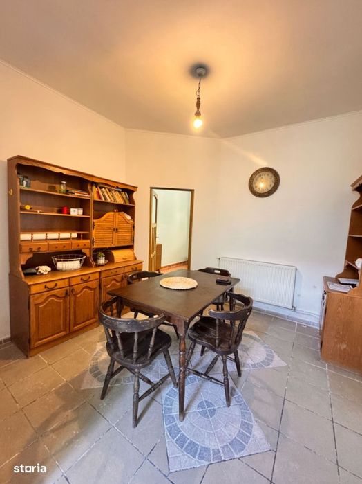 Apartament spațios la curte comună – zonă centrală, Oradea