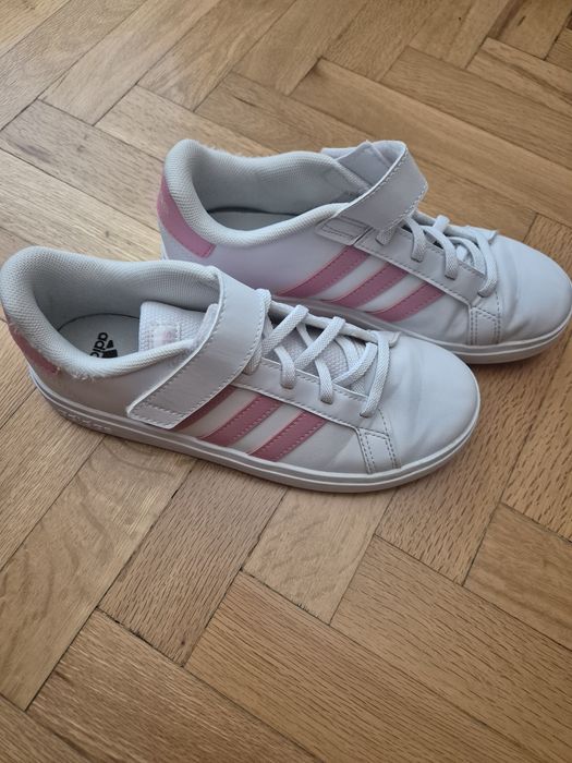 Детски маратонки Adidas номер 35