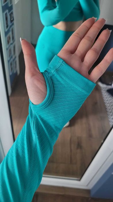 Дамски спортен екип от две части