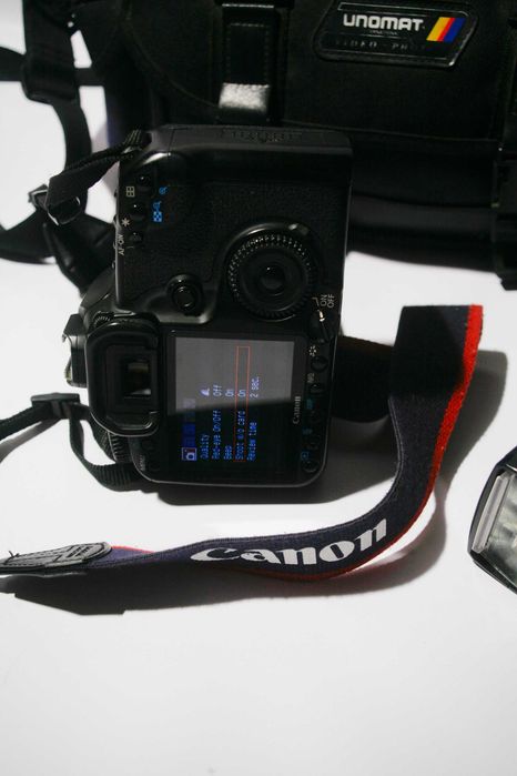 Canon EOS 40D + 28-80mm + Blitz Metz 44 AF