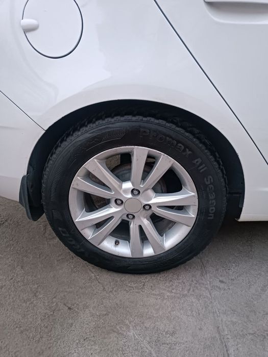 Kaptiva Diska Balon 215 60 R16 Holati yaxshi