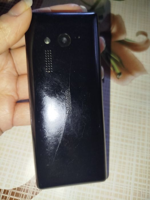 Телефони за части