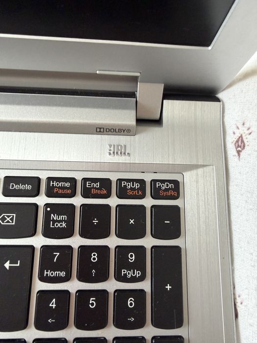 Laptop ,Lenovo folosit doar o singura data !!!